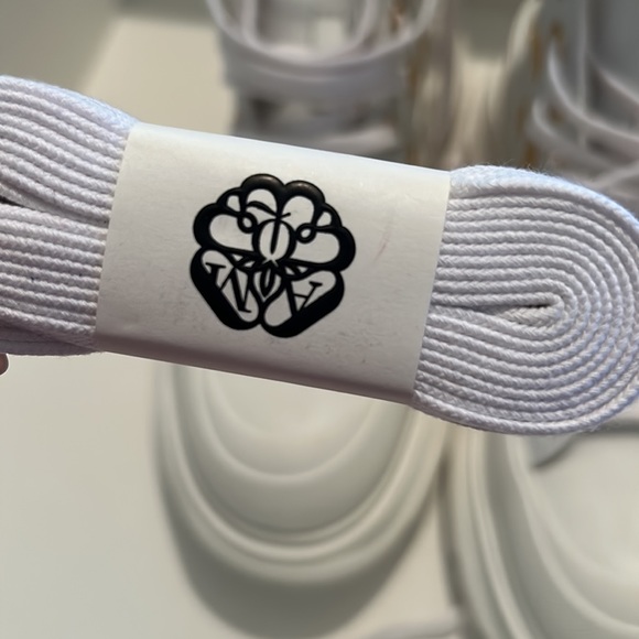 Alexander McQueen Tread Slick Eyelet High Top Sneaker - Picture 5 of 9